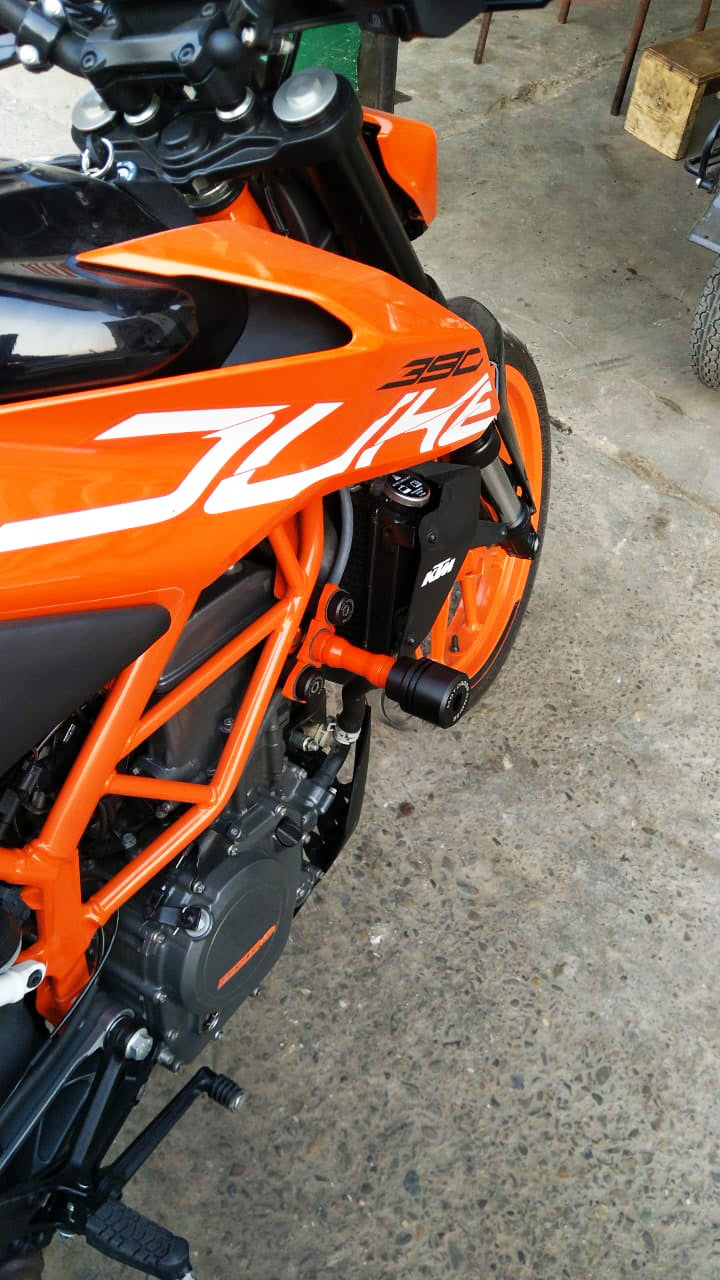 Motoaggrandize Frame sliders/ Crash Protectors for KTM Duke 125 | 160 | 200 | 250 | 390 (Gen 1 & 2)