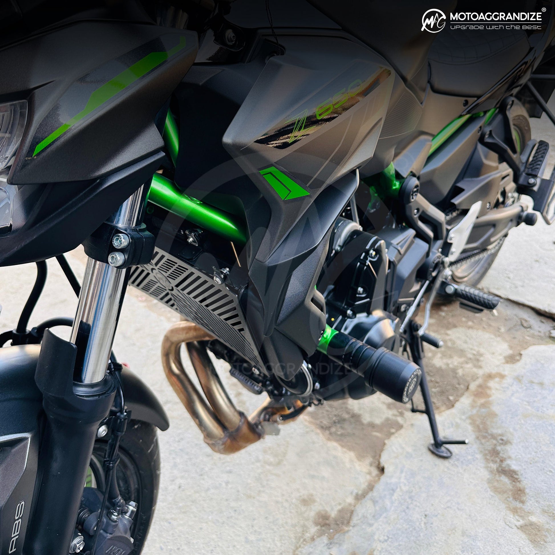 Kawasaki Z650 Combo | Frame Sliders, Radiator Guard, Tail Tidy, Spools - Motoaggrandize
